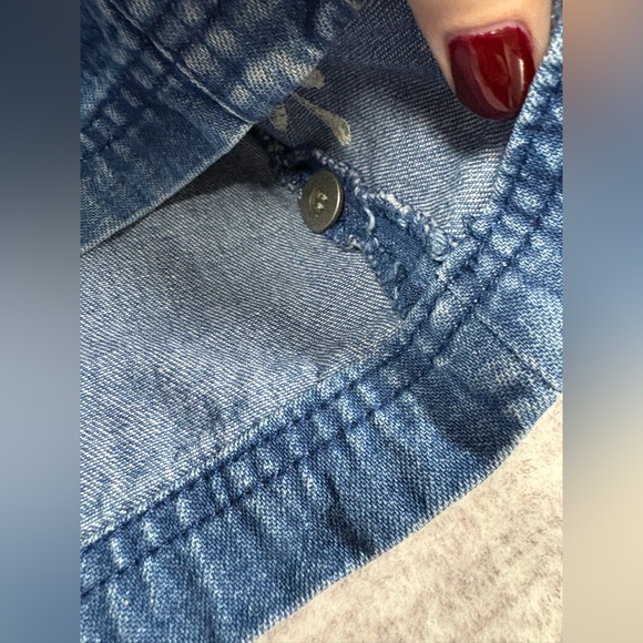 Denim & Co Embroidered Blue Jacket Floral Patch Women’s L Button Front Artsy - Picture 10 of 11